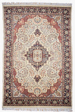 Load image into Gallery viewer, Ivory Medallion Indian Wool Rug