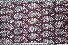 Load image into Gallery viewer, Pure Silk Kashmiri Paisley Runner