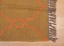 Load image into Gallery viewer, Amber Lattice Pattern Jute Dhurrie