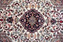 Load image into Gallery viewer, Ivory Medallion Classic Indian Rug