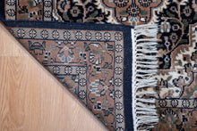 Load image into Gallery viewer, Heritage Medallion Wool Area Rug