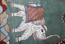 Load image into Gallery viewer, Royal Elephant Motif Wool Rug