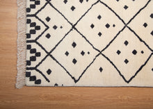 Load image into Gallery viewer, Modern Berber-Style Wool Rug
