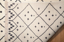 Load image into Gallery viewer, Modern Berber-Style Wool Rug