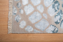 Load image into Gallery viewer, Spiral Fossil Wool Silk Rug