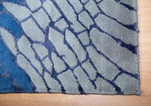 Load image into Gallery viewer, Ocean Vein Bamboo Silk Rug