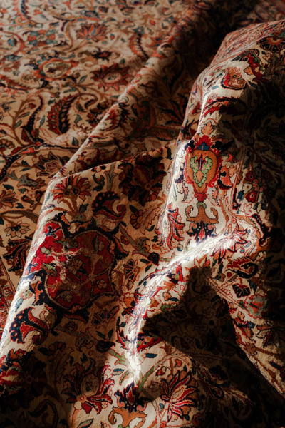 Silk vs Wool Rugs: Which One Is Right for Your Home?
