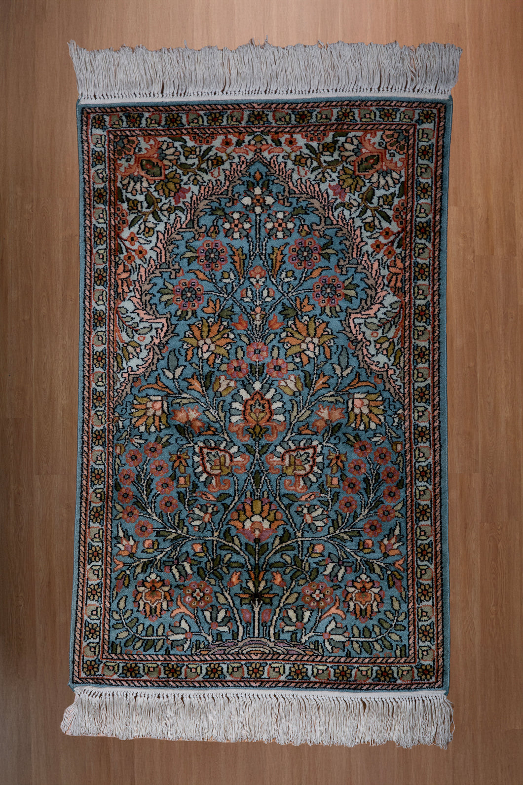 Kashmir Silk Rug – Blue Floral Harmony