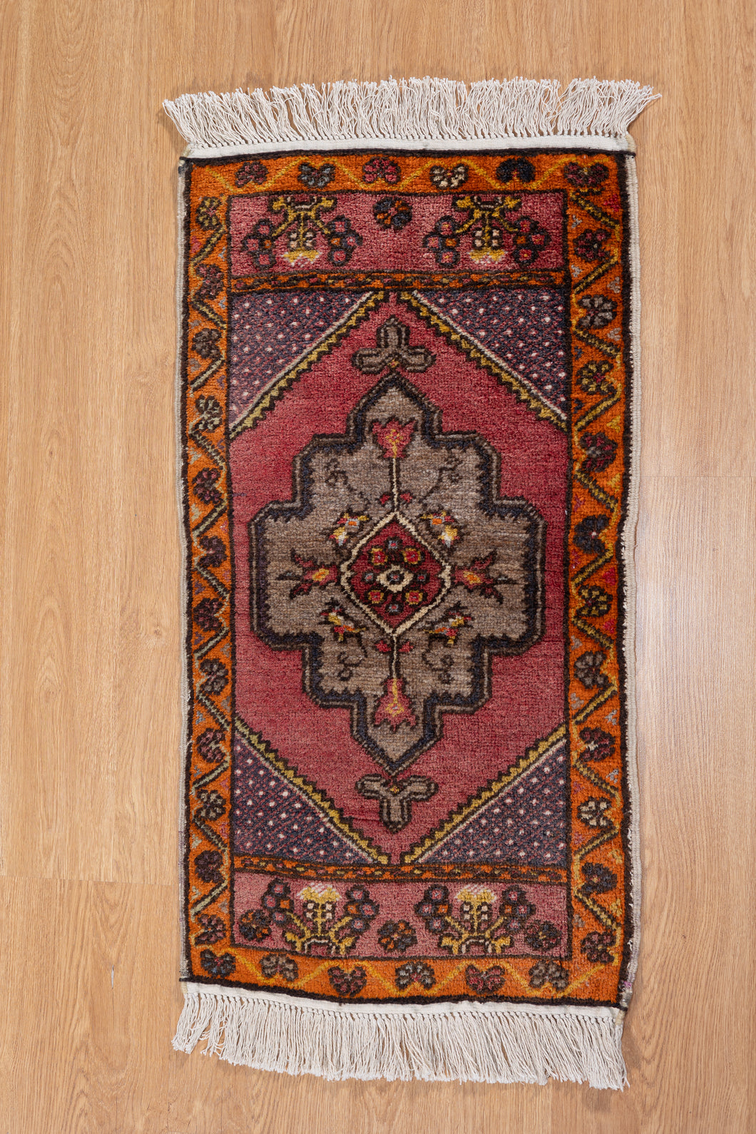 Antique Floral Medallion Kayseri Rug