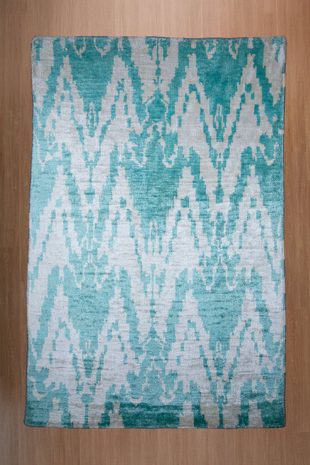 Aqua Mirage – Handmade Wool & Bamboo Silk Rug