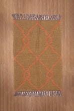 Load image into Gallery viewer, Amber Lattice Pattern Jute Dhurrie

