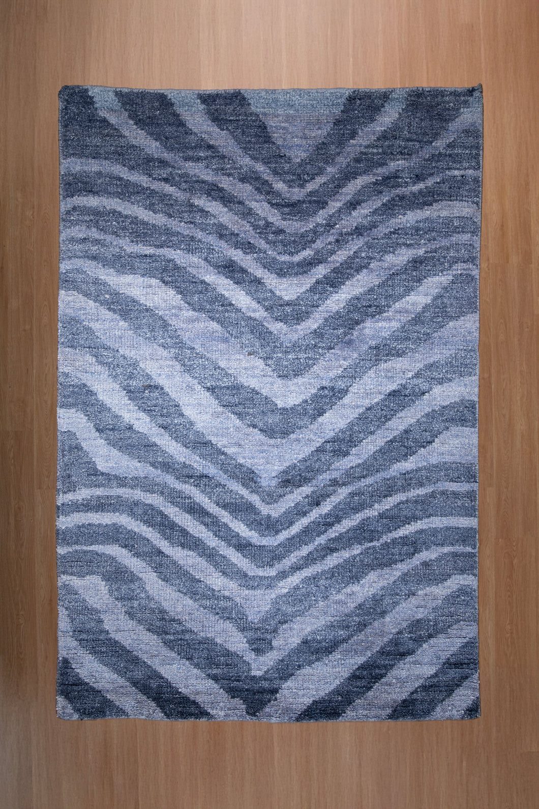 Luxury Bamboo Silk Carpet – Modern Zebra Pattern Grey Area Rug