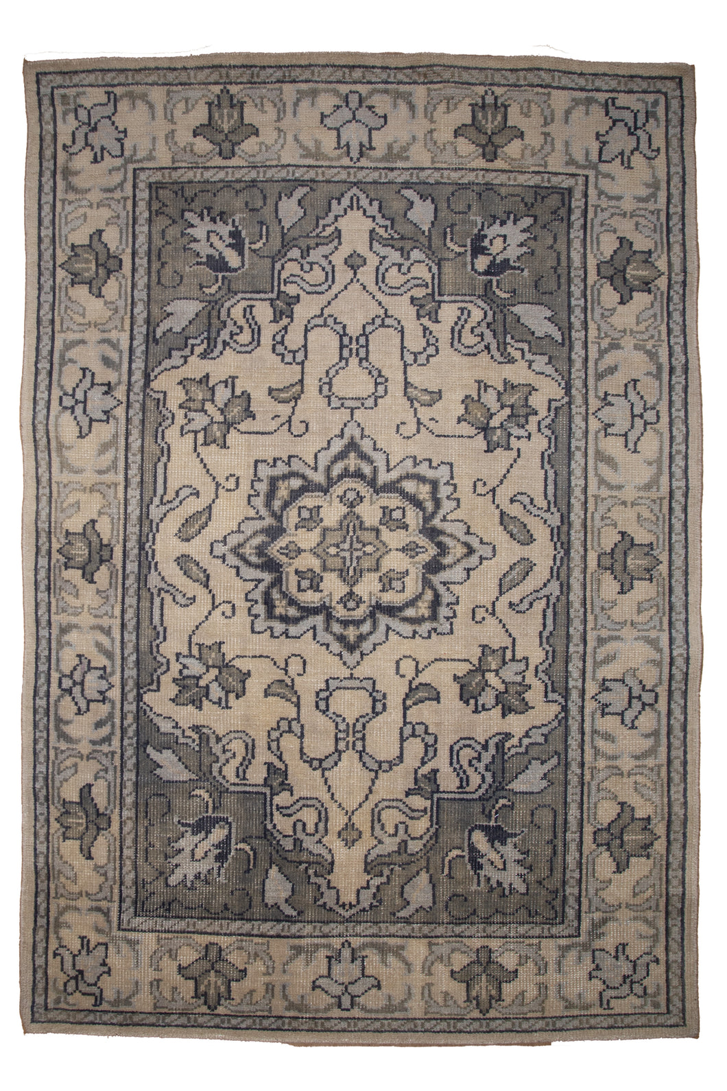 Elegant Grey Floral Kashan Rug