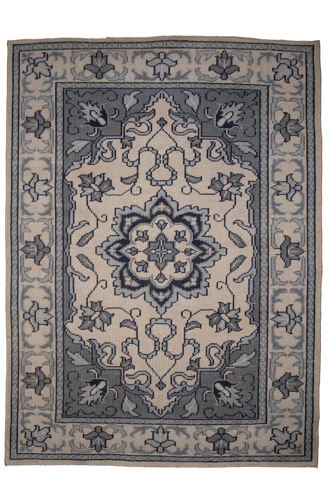 Elegant Blue Medallion Kashan Rug