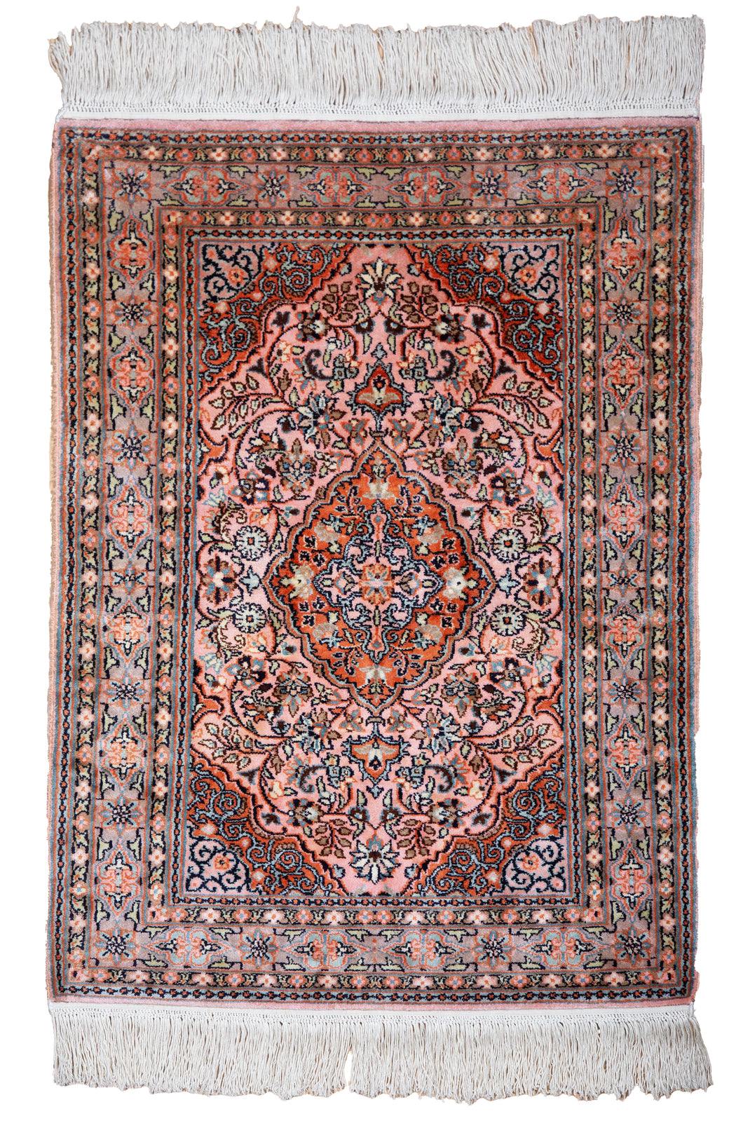 Kashmir Silk Rug – Blush Medallion Grace