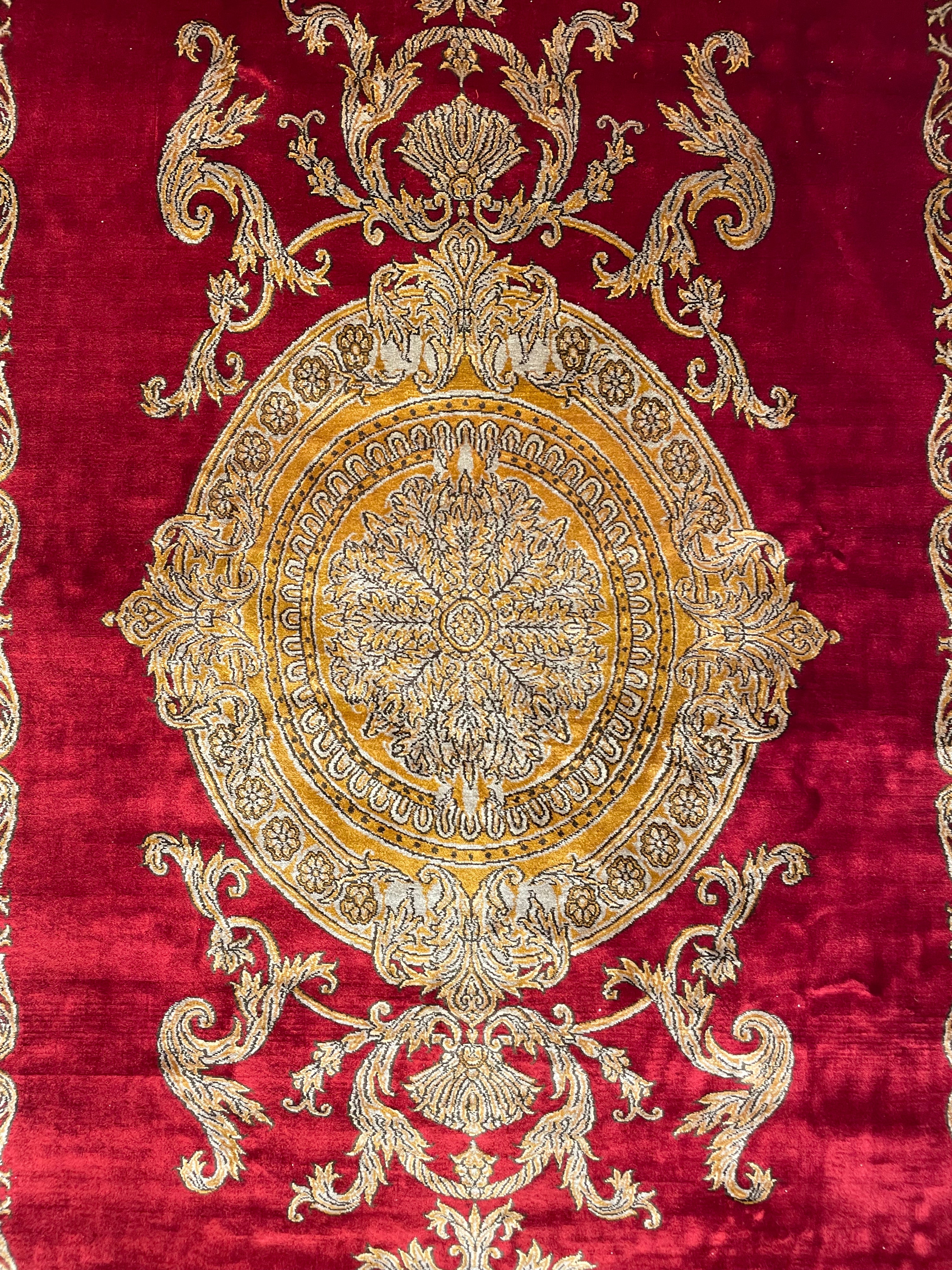 Royal Medallion Silk Carpet